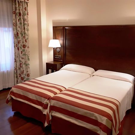 Hotel Urogallo Βιέλα Εξωτερικό φωτογραφία