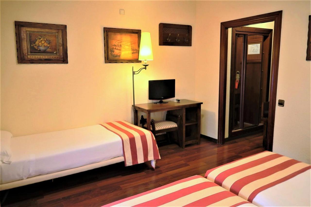 Hotel Urogallo Βιέλα Εξωτερικό φωτογραφία
