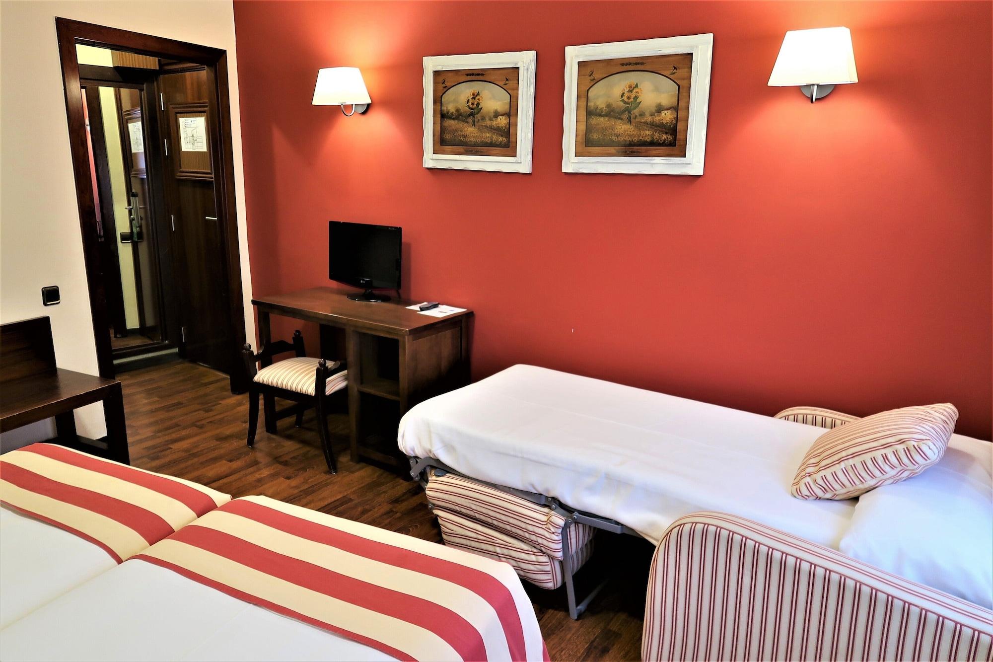 Hotel Urogallo Βιέλα Εξωτερικό φωτογραφία