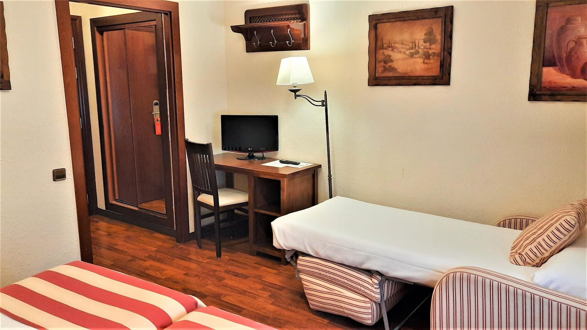 Hotel Urogallo Βιέλα Εξωτερικό φωτογραφία