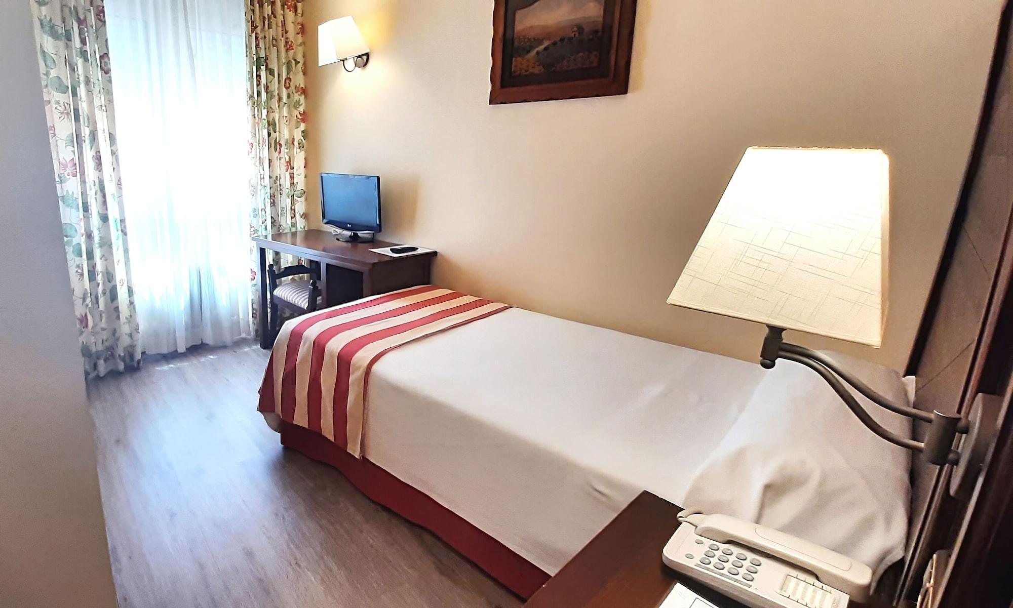 Hotel Urogallo Βιέλα Εξωτερικό φωτογραφία