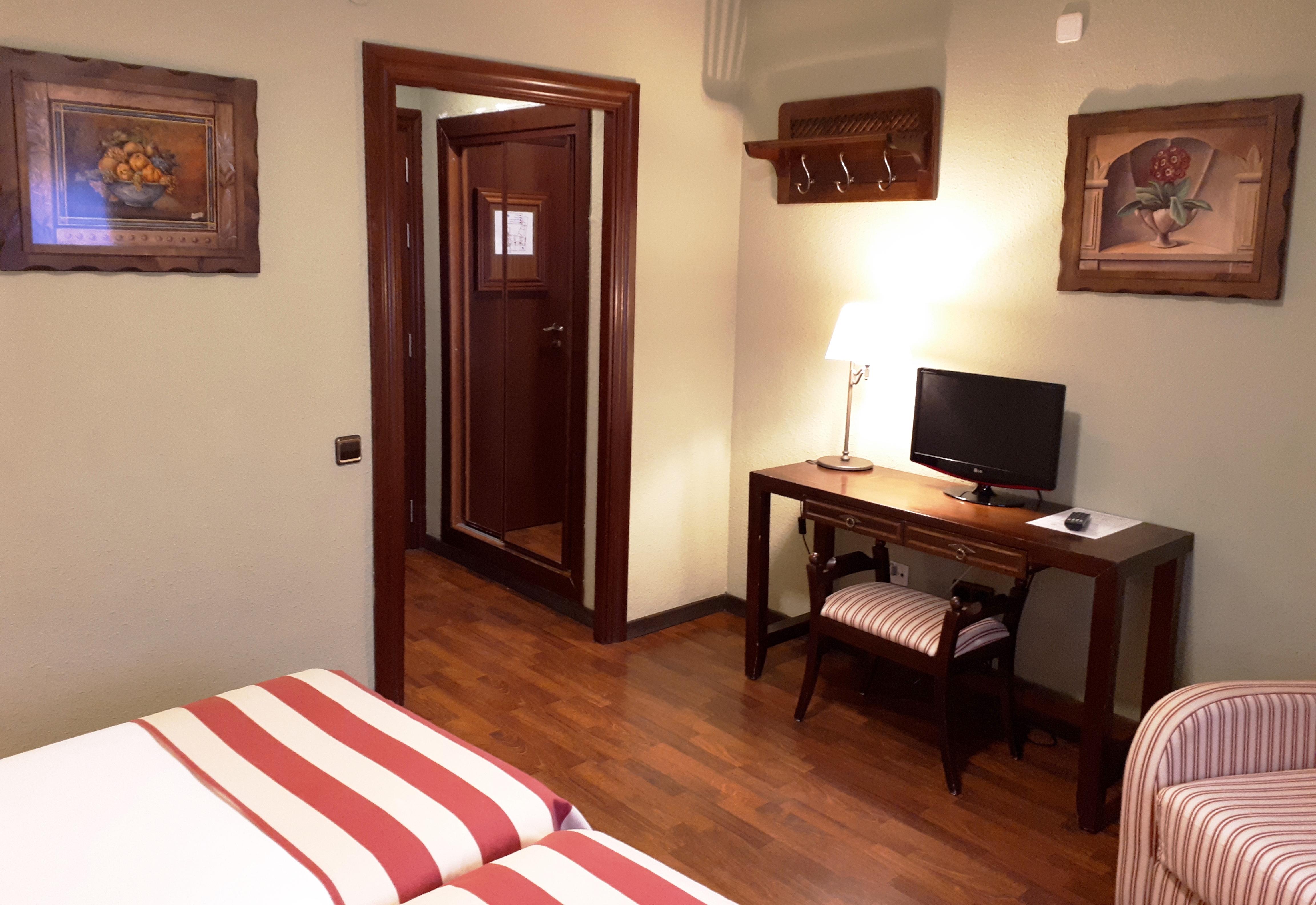 Hotel Urogallo Βιέλα Εξωτερικό φωτογραφία