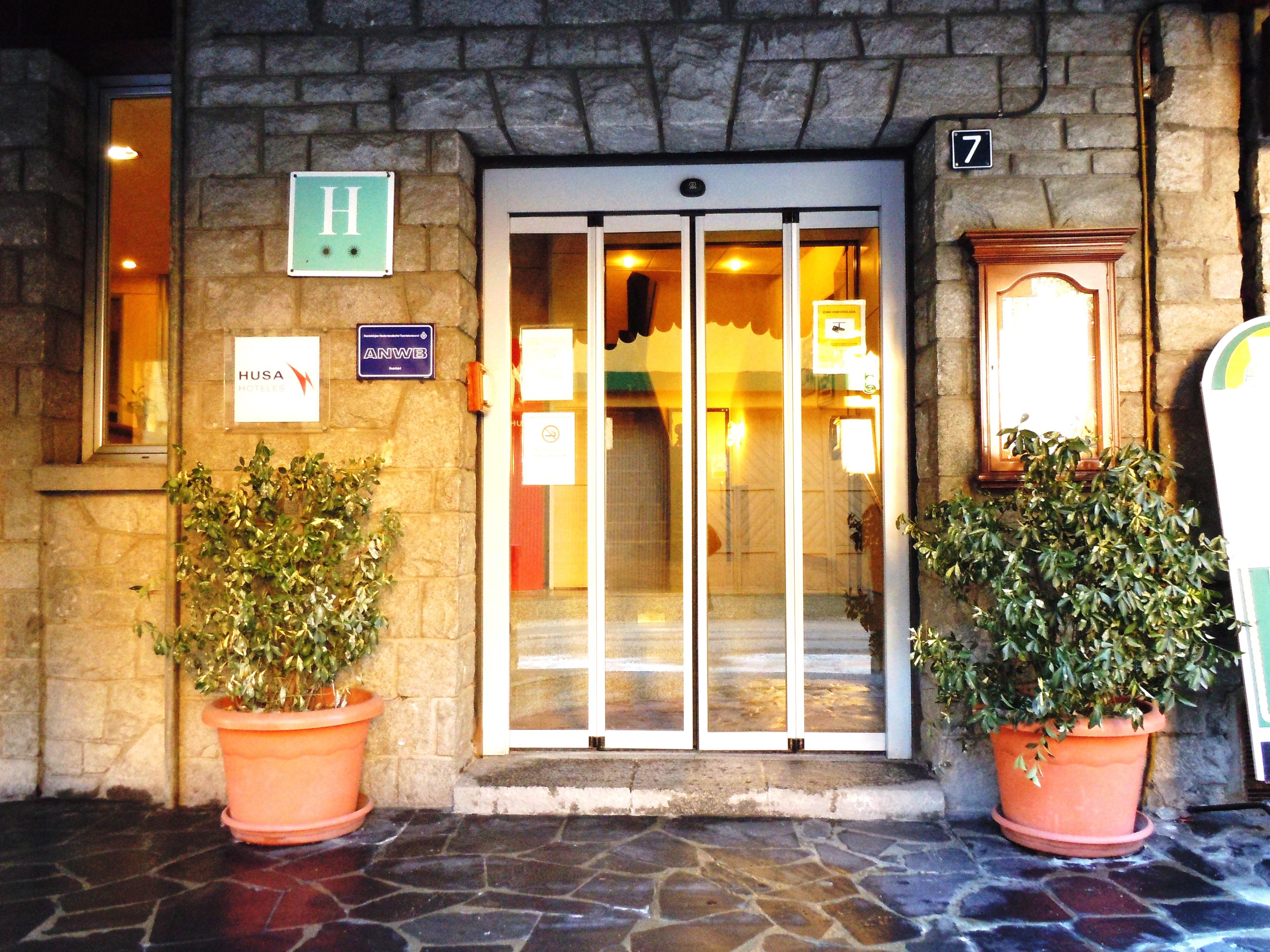 Hotel Urogallo Βιέλα Εξωτερικό φωτογραφία