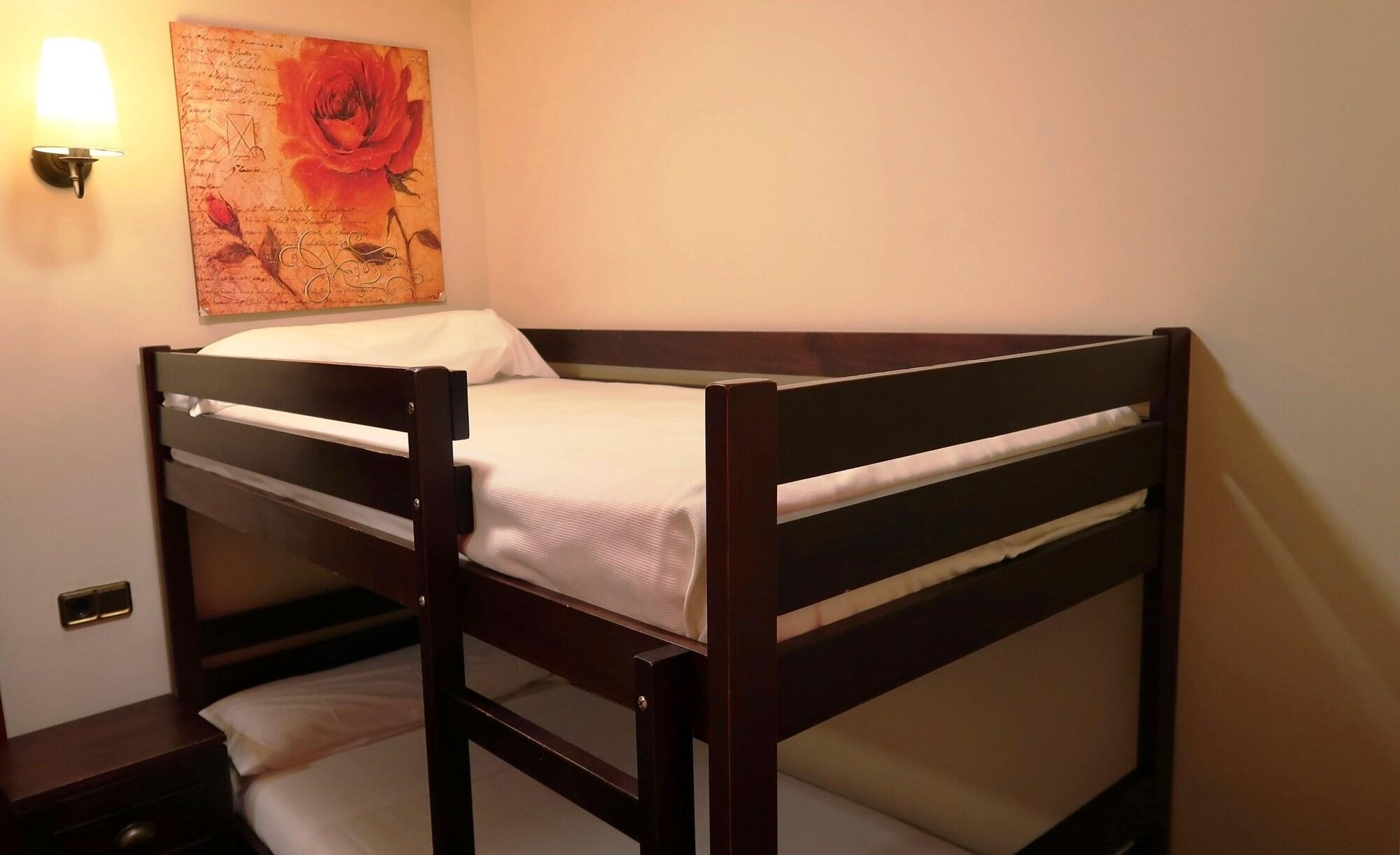 Hotel Urogallo Βιέλα Εξωτερικό φωτογραφία