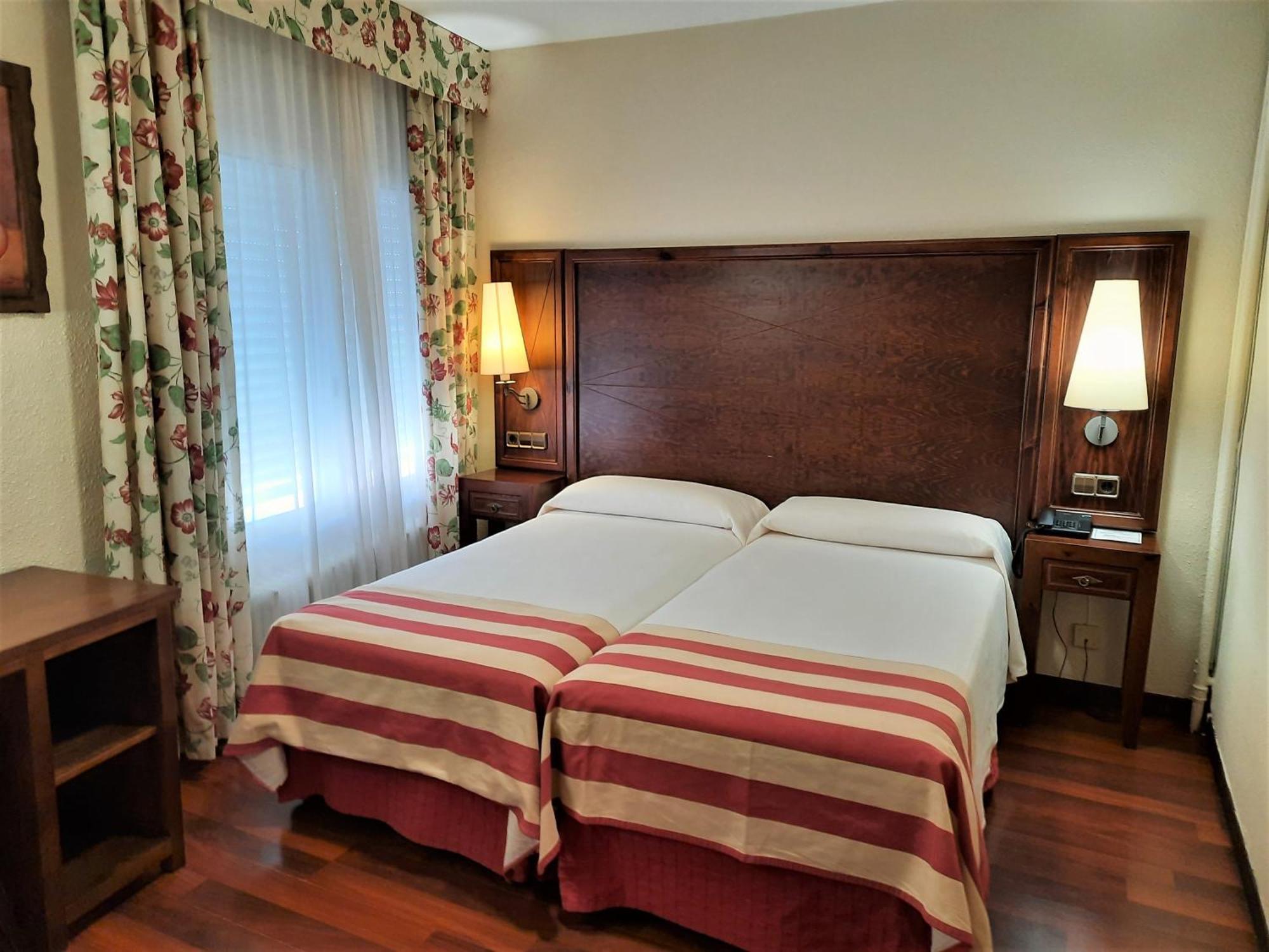 Hotel Urogallo Βιέλα Δωμάτιο φωτογραφία
